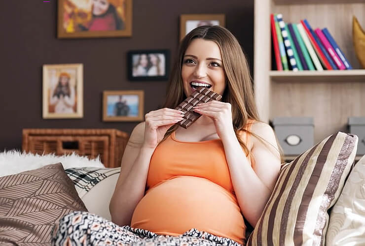 I constantly want to eat during pregnancy: a way to solve the problem